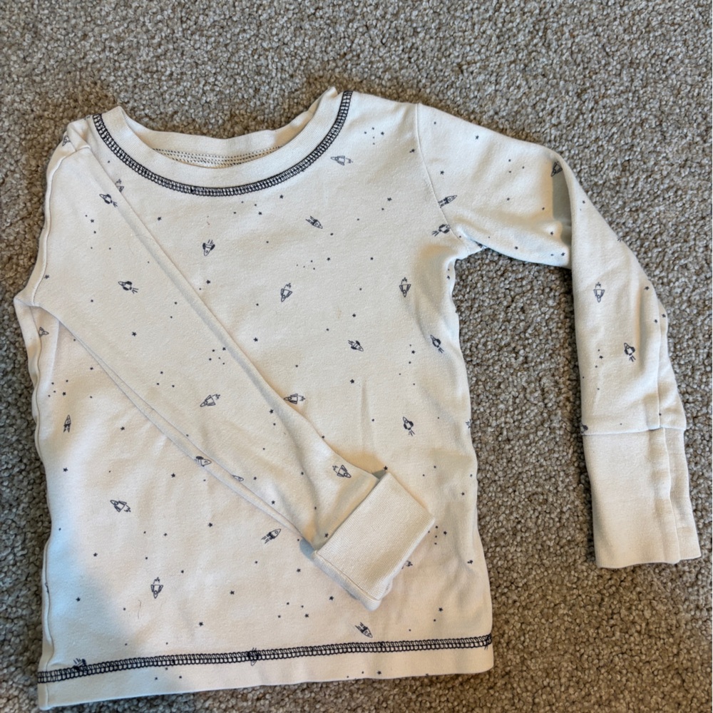 2 piece pajama set with rocket ship print